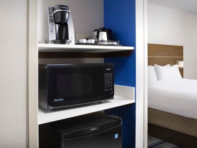 Express & By Ihg